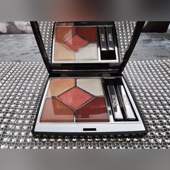 Dior- Diorshow 5 clCouleurs Eyeshadow Palette - 843 Subtle Bloom-New - Picture 2 of 6
